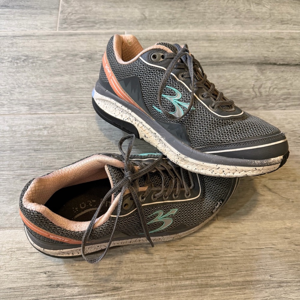 Gravity Defyer Mighty Walk Sneaker Gray Women’s Size 9 M Simple Comfort